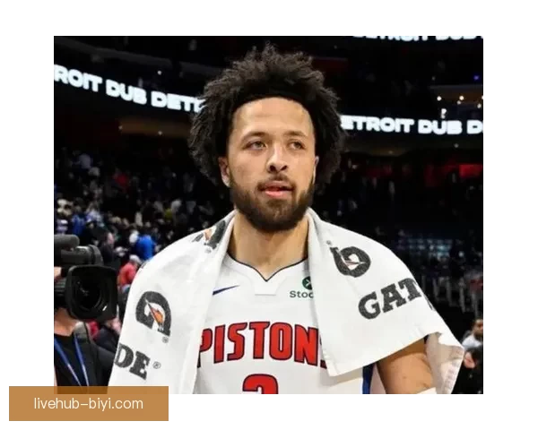 活塞时隔19年再夺东部第一 杜伦贡献16分7篮板乔治砍下20分
